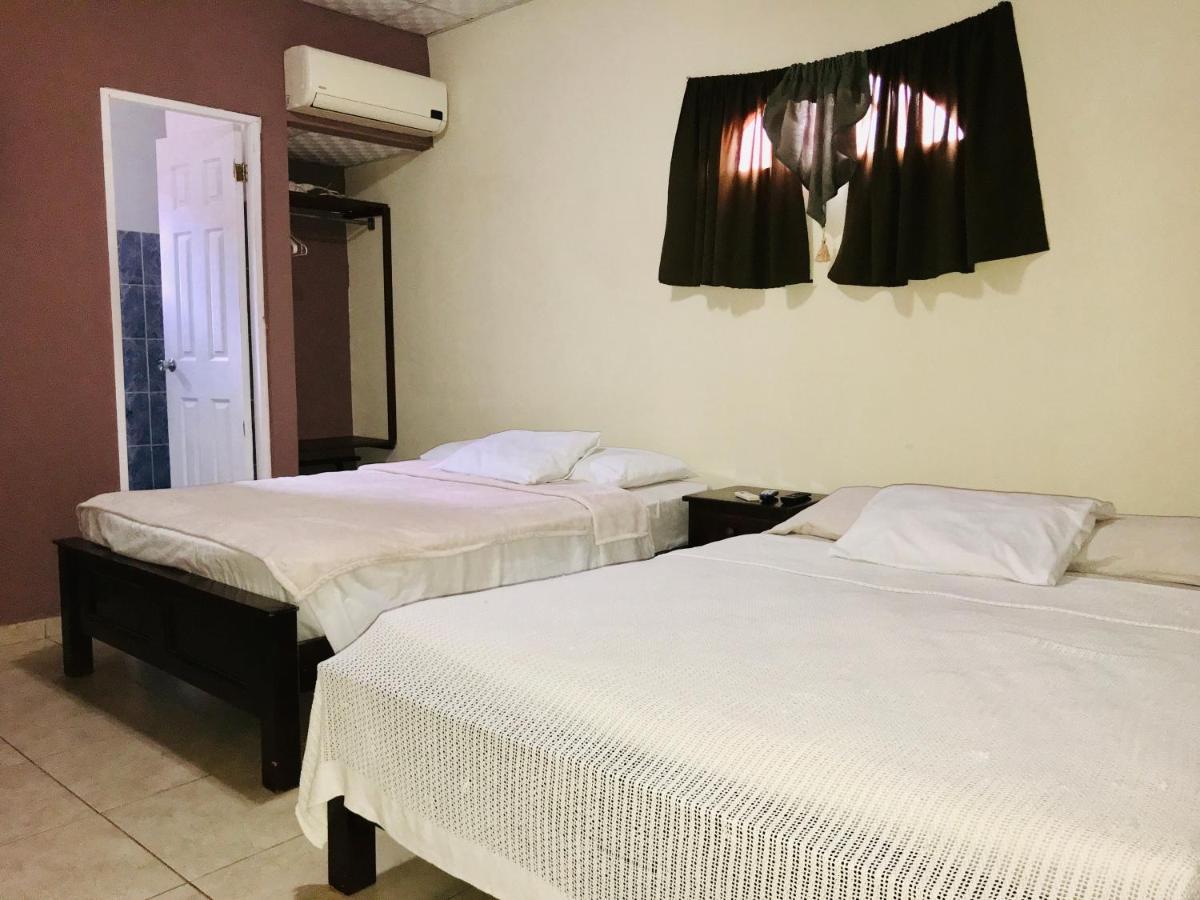 Black Lion Inn Santiago de Veraguas Extérieur photo